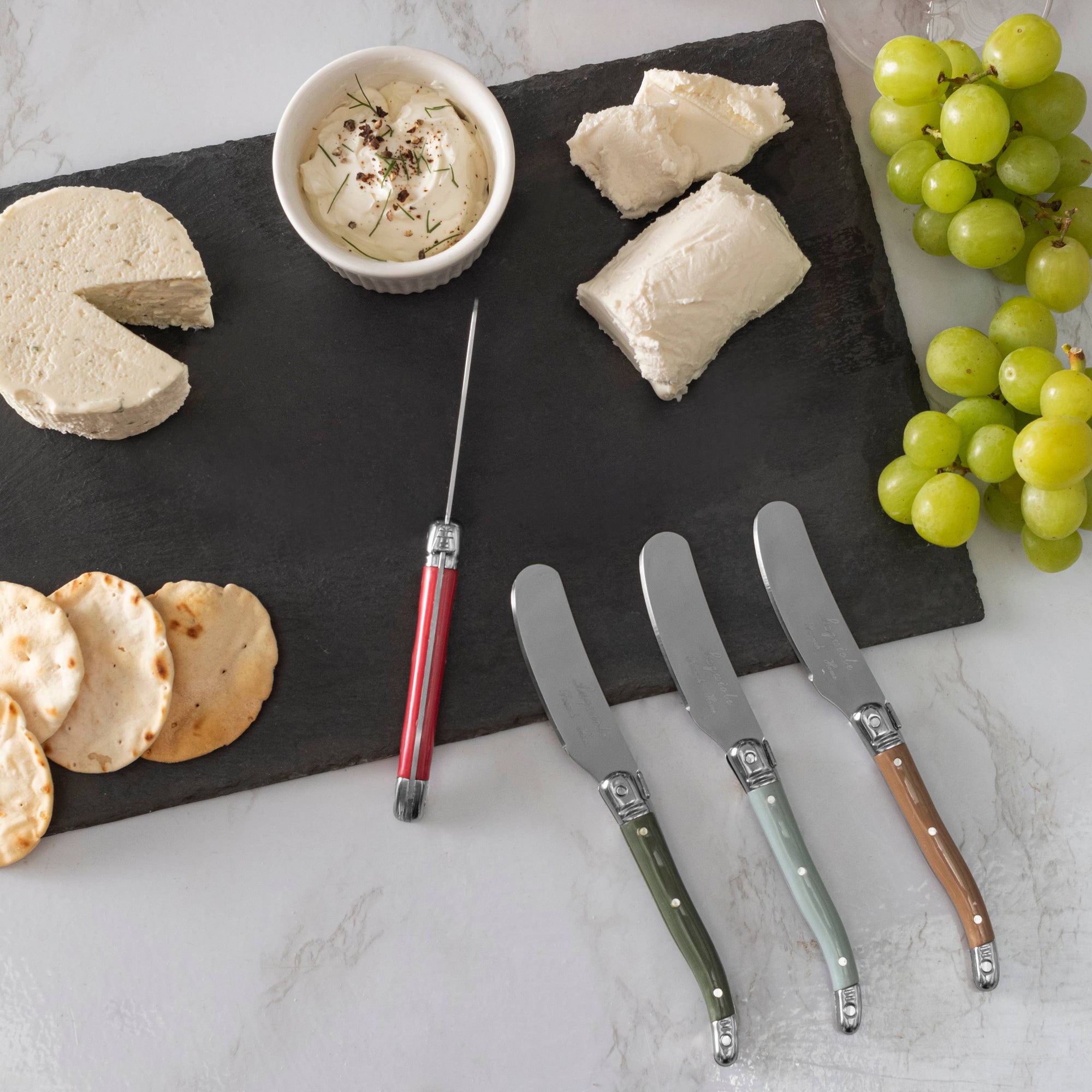 French Home - French Home 4 Piece Laguiole Spreader Set - Holly Berry