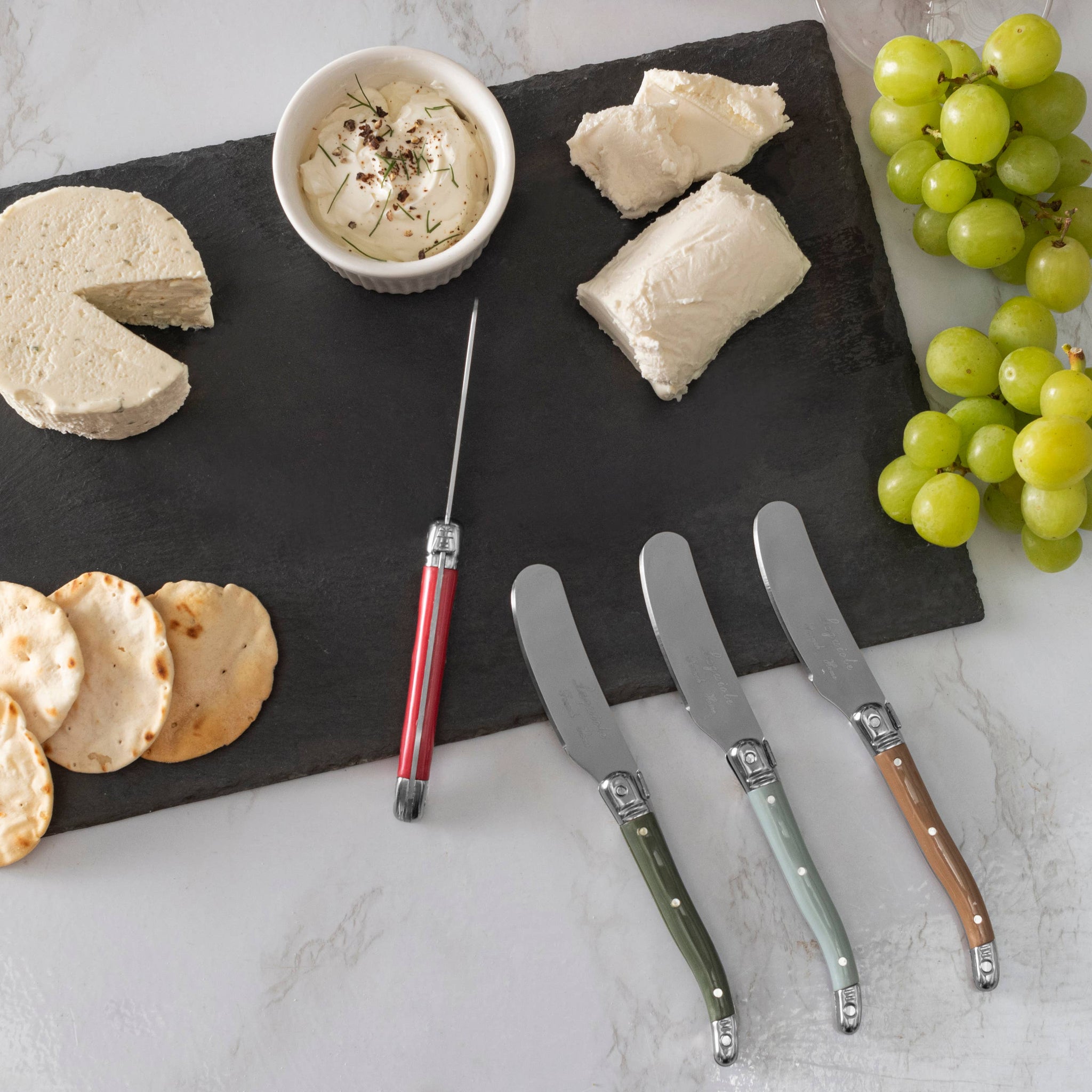 French Home - French Home 4 Piece Laguiole Spreader Set - Holly Berry