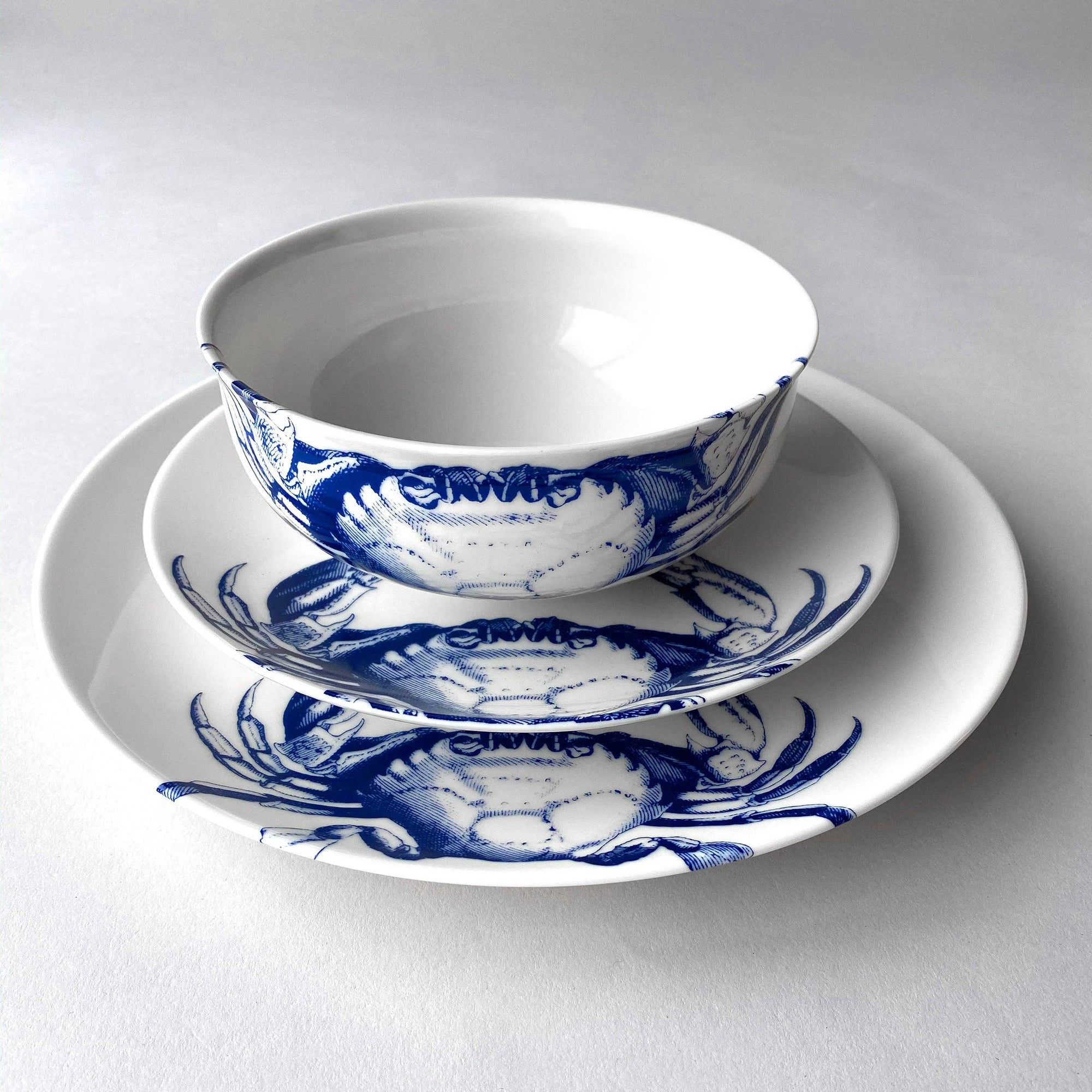 Caskata - Crabs Coupe Dinner Plate Blue