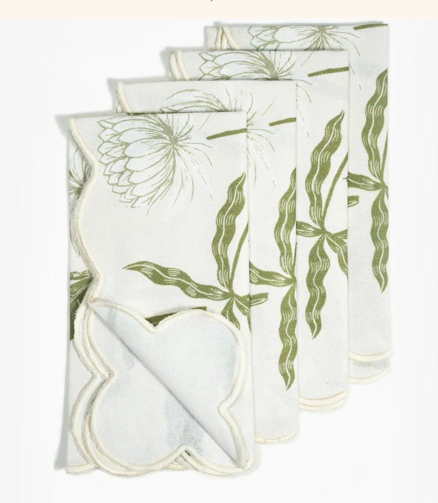 Storytime Dahlias Dinner Napkins - Set of Four by Bond & Grace