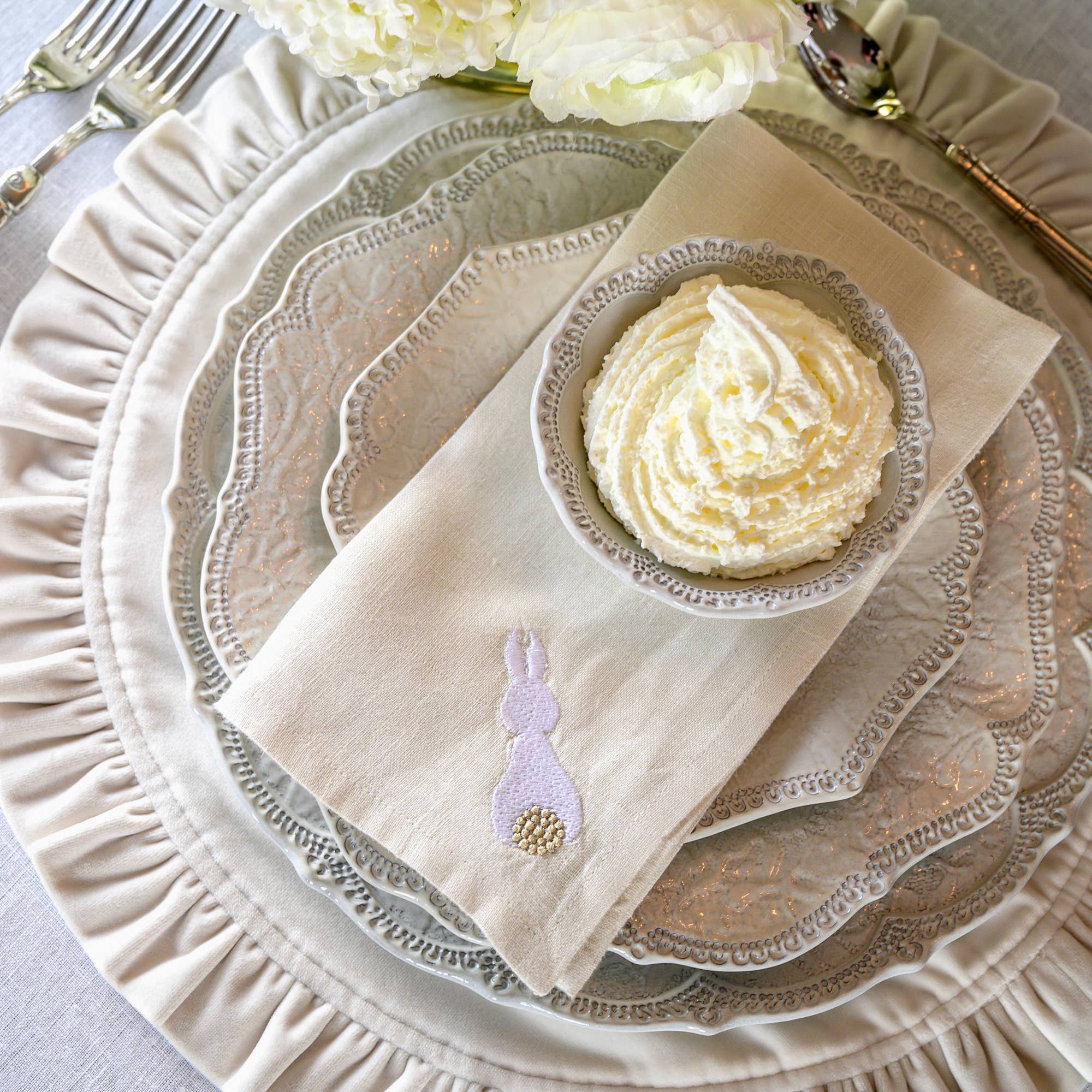 Arte Italica & Crown Linen Designs - S/4 Cotton Tail Bunny Washed Linen Napkin- Easter