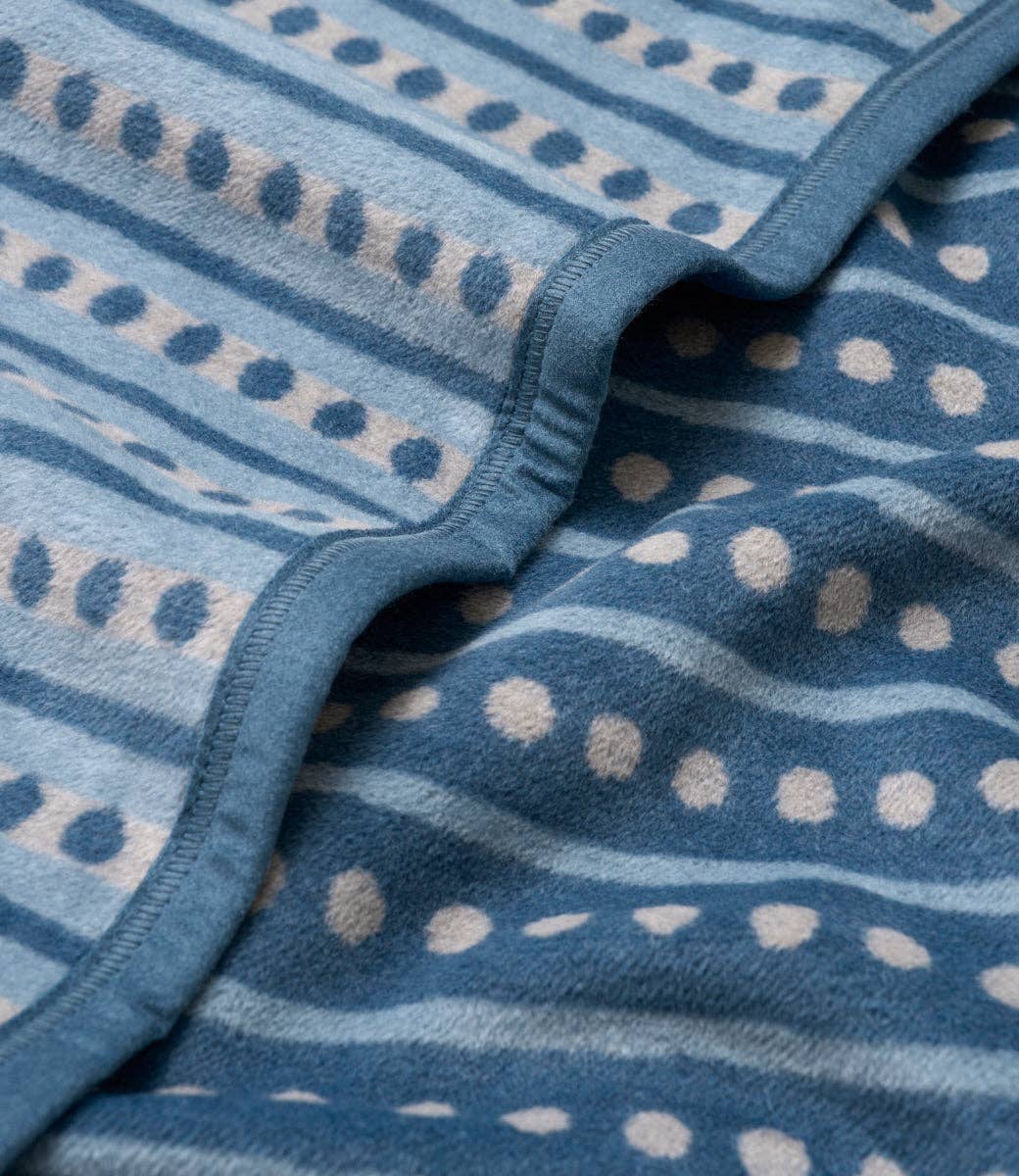 ChappyWrap - Beach Pebble Cornflower Blanket
