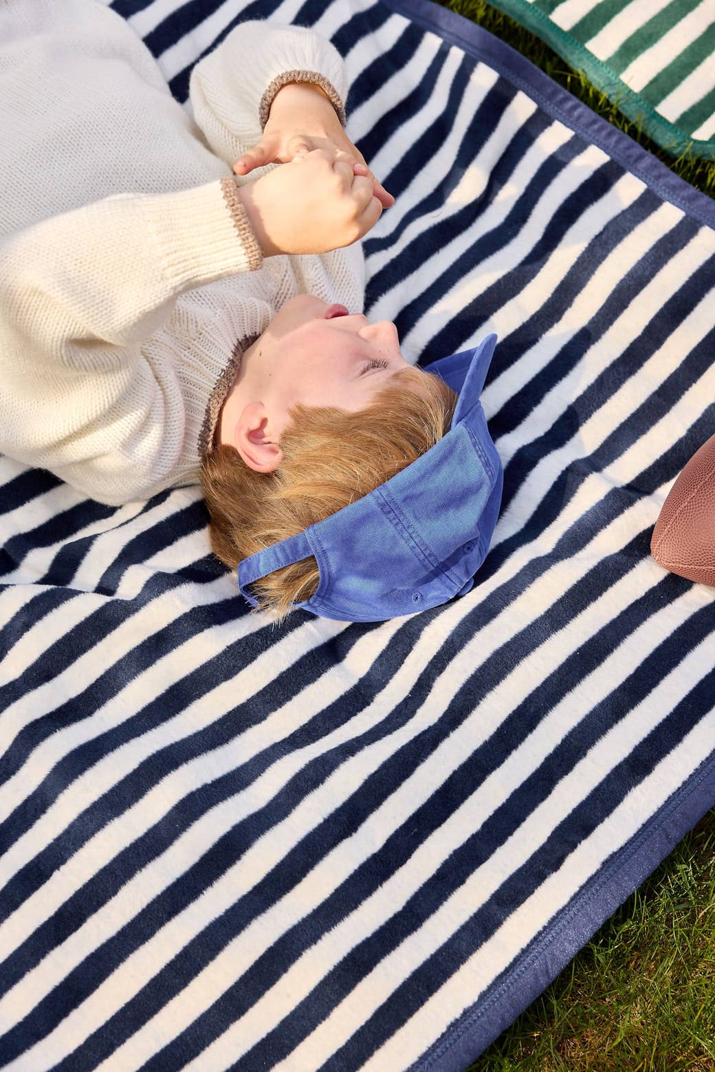 ChappyWrap - Sideline Stripe Navy Midi Blanket
