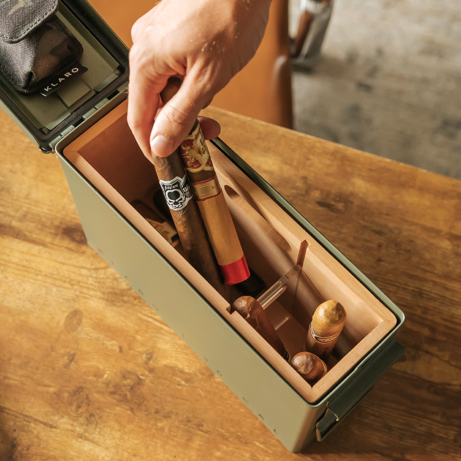 Case Elegance - The Smoke Can 30CAL Humidor