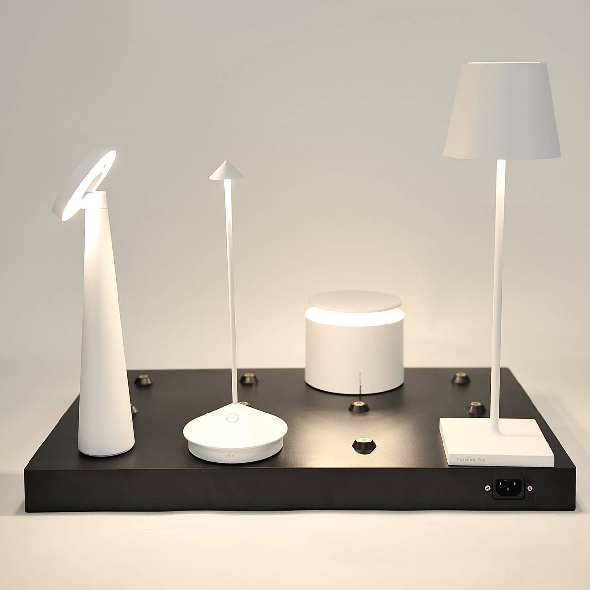 Zafferano America - 12-Lamp Multi-Contact Charging Platform: Assorted Lamps
