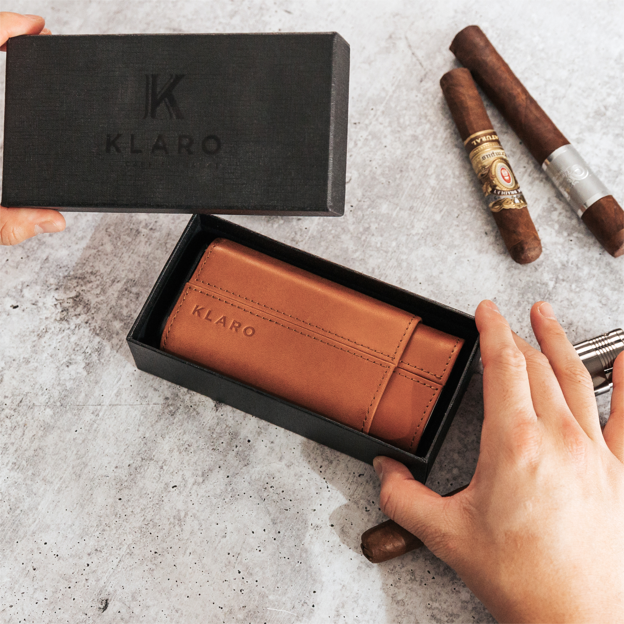 Case Elegance - Premium 3 Cigar Protective Travel Case - Saddle Brown