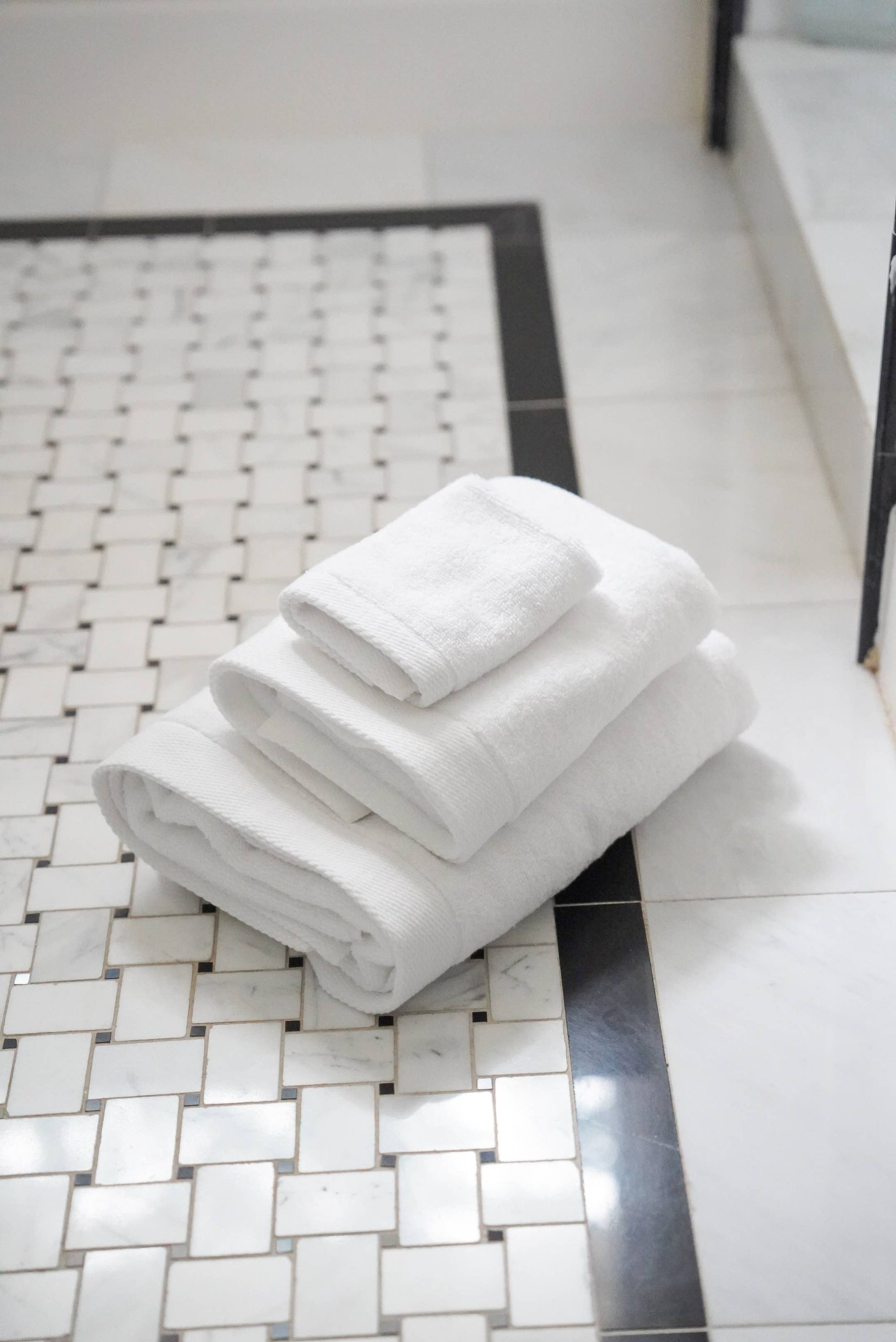 The Pillow Bar - Custom Embroidered 3pc Bath Towel Set