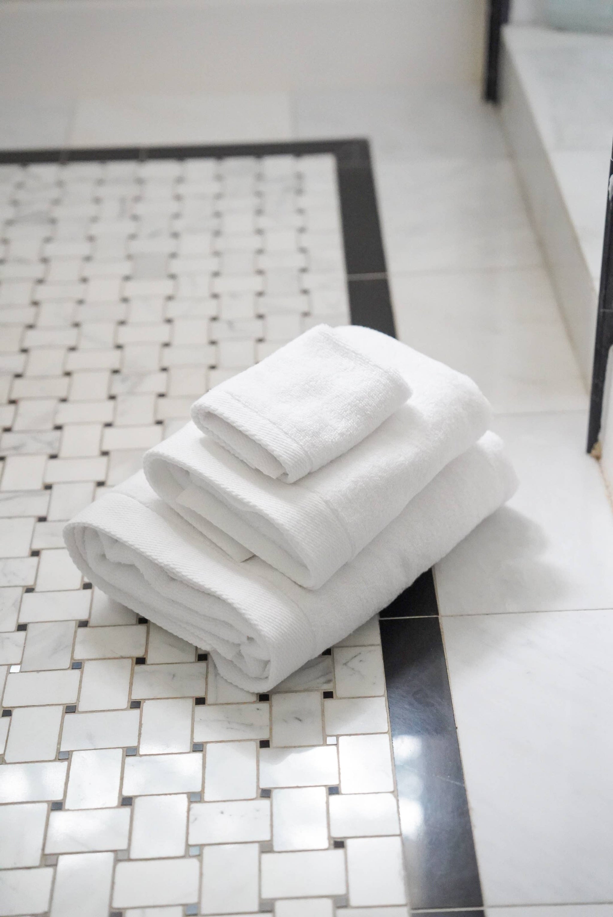 The Pillow Bar - Custom Embroidered 3pc Bath Towel Set