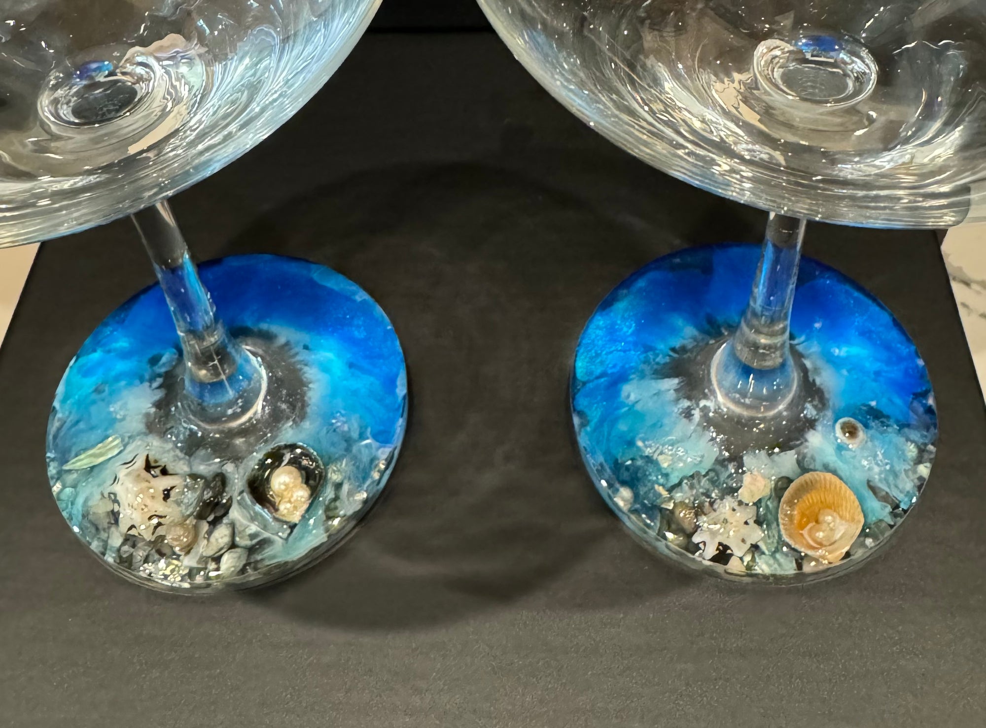 Balloon Red Wine Glass w/ Ocean Resin Base