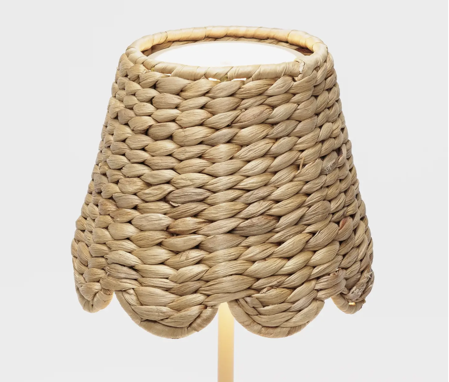 Zafferano America Scalloped Water Hyacinth Shade