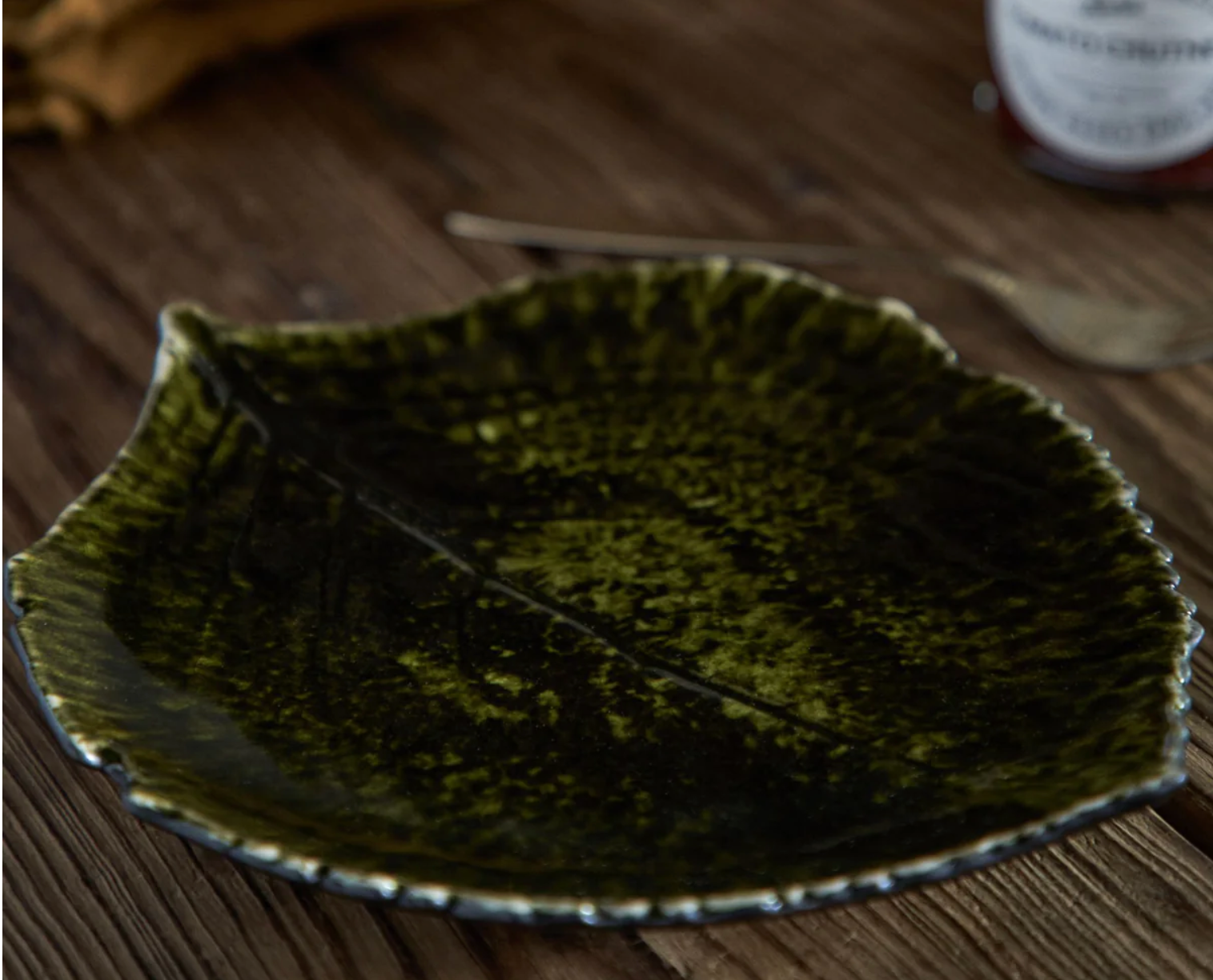 Hydrangea Leaf Platter 9" (2 Colors)