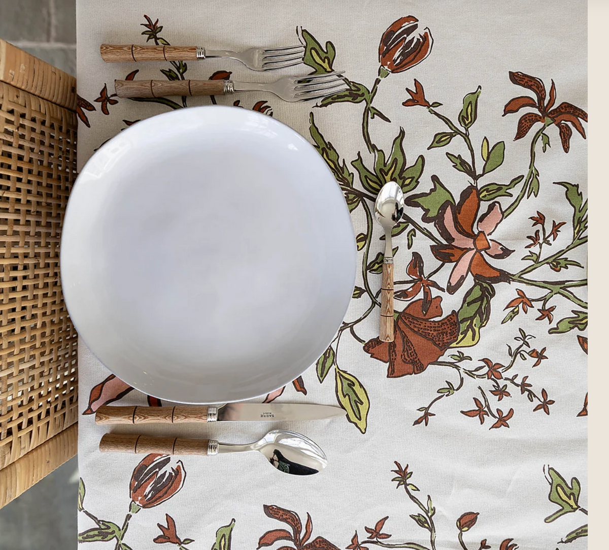 Camille Tablecloth 72x127