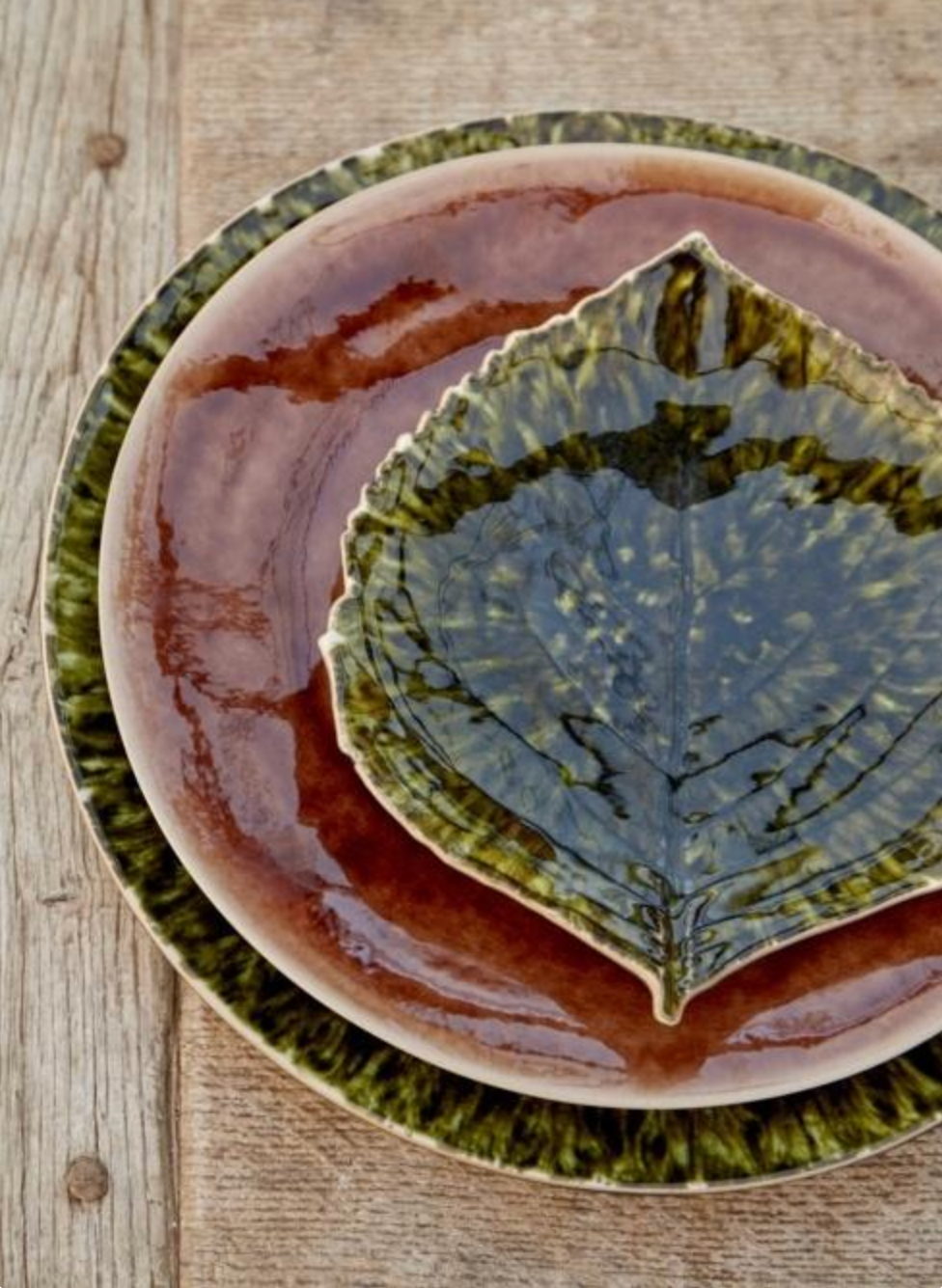 Hydrangea Leaf Platter 9" (2 Colors)