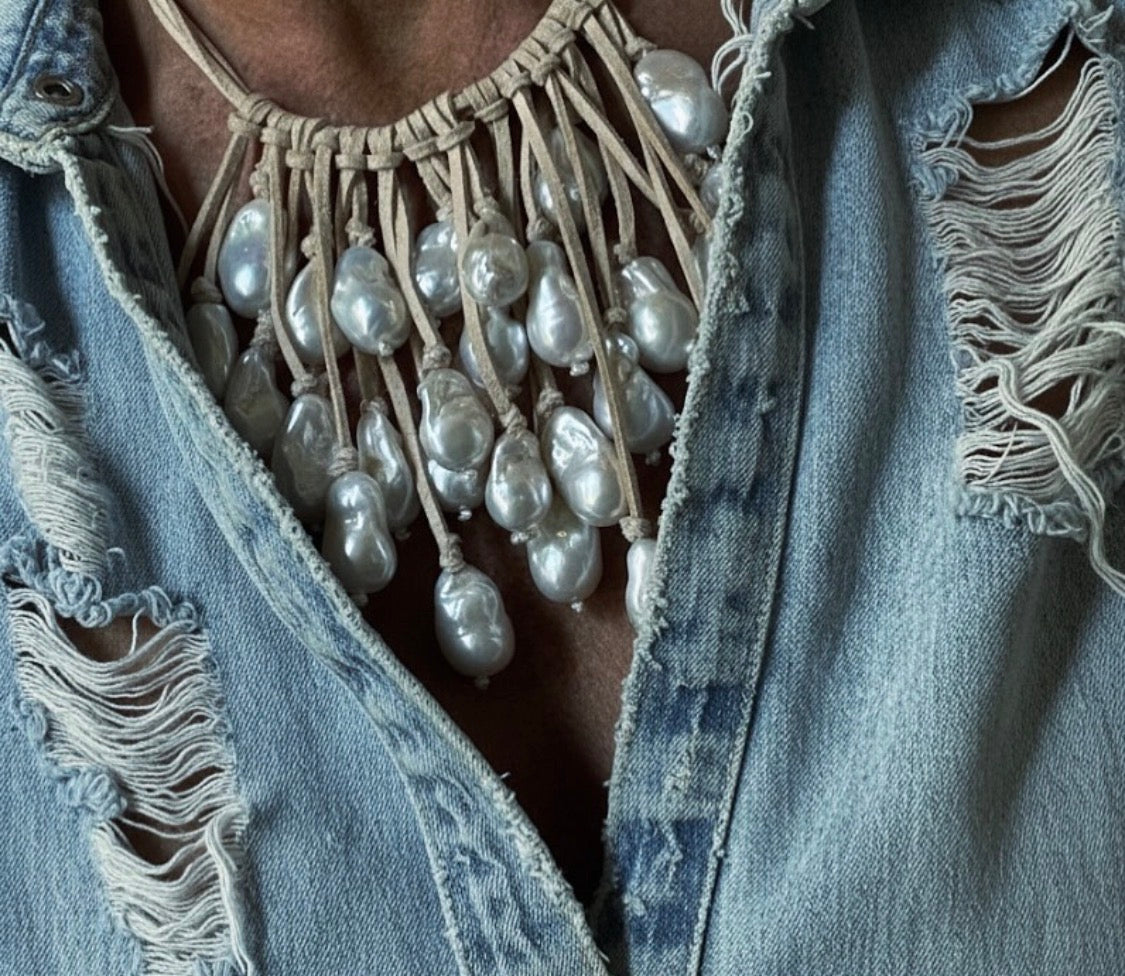 MELA Baroque White Pearl Necklace on Natural Suede