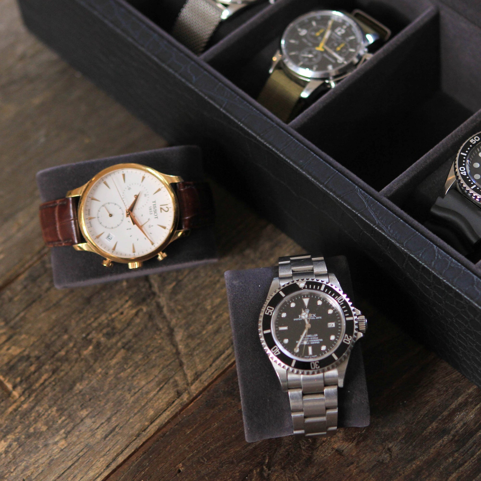 Case Elegance - Faux Crocodile Watch Box - 6 Slot
