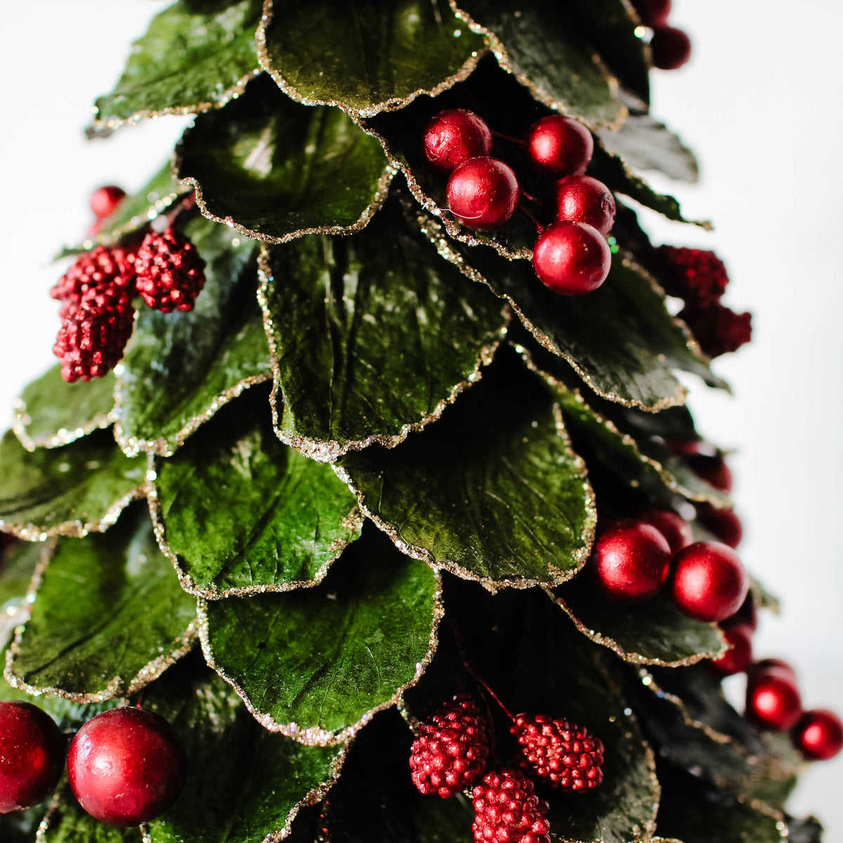Dekorasyon Gifts  Decor - 18" Butterfly Leaf Wreath w/Mixed Berries (Red/Green)