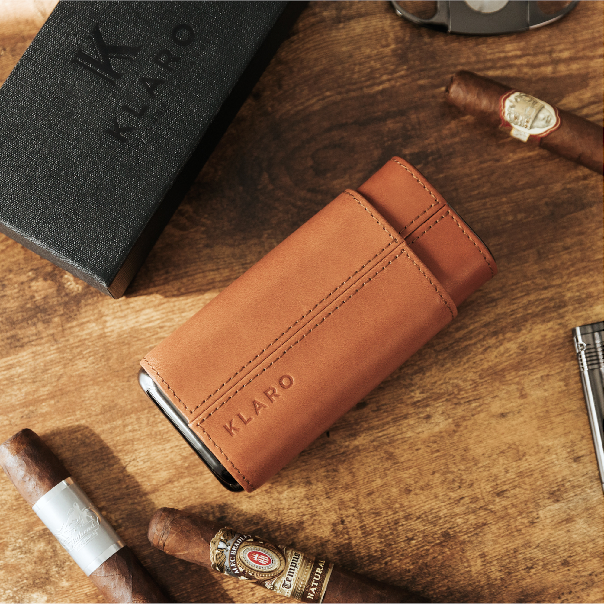 Case Elegance - Premium 3 Cigar Protective Travel Case - Saddle Brown