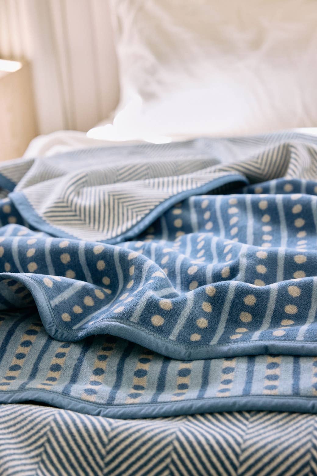 ChappyWrap - Beach Pebble Cornflower Blanket