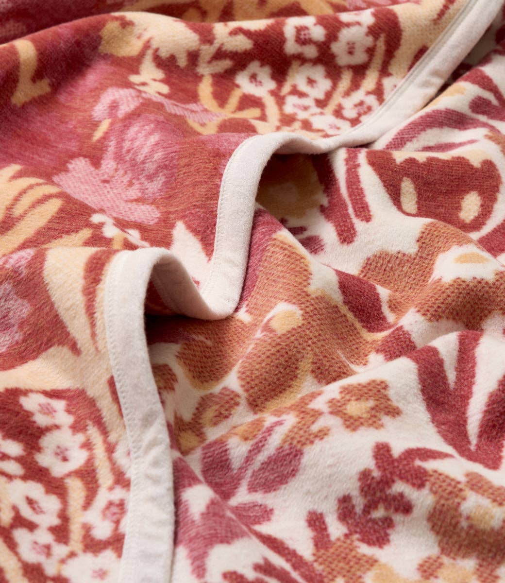 ChappyWrap - 70's Flower Blanket