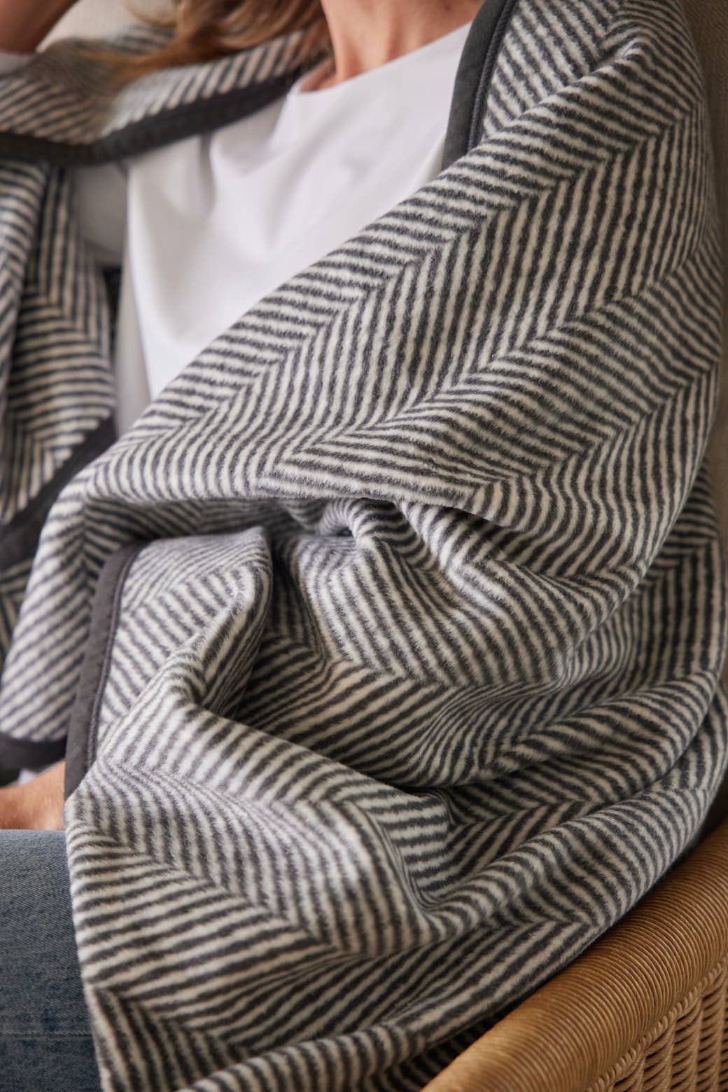 ChappyWrap - Midi Harborview Herringbone Ash Blanket