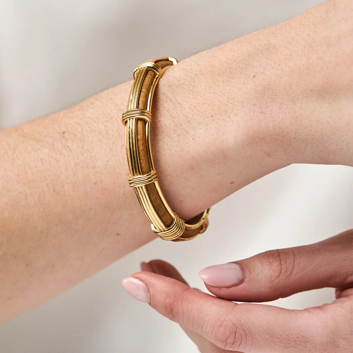 Capucine De Wulf Gaia Petite Hinged Bangle S/M ~ Teak