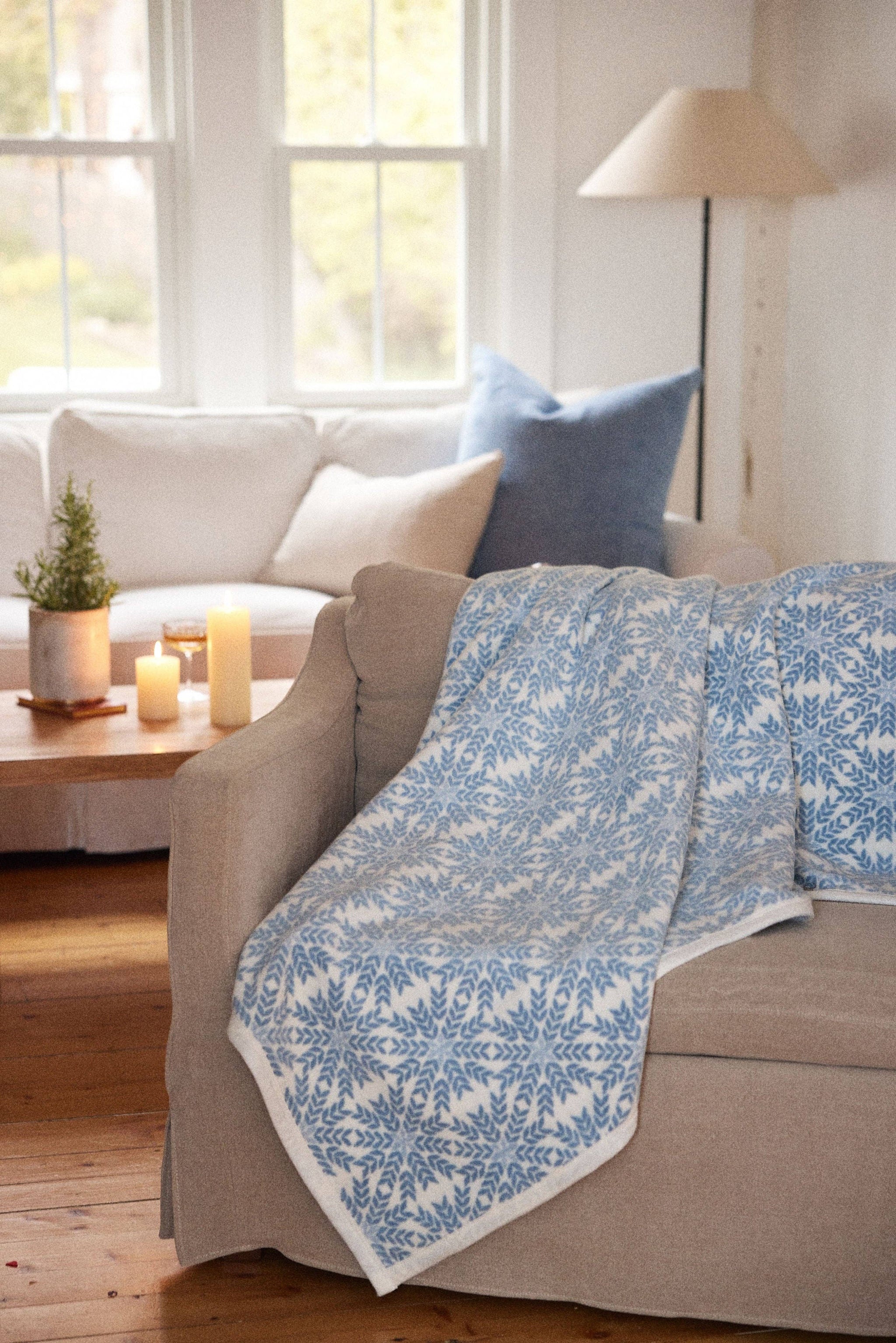ChappyWrap - Nordic Frost Blanket